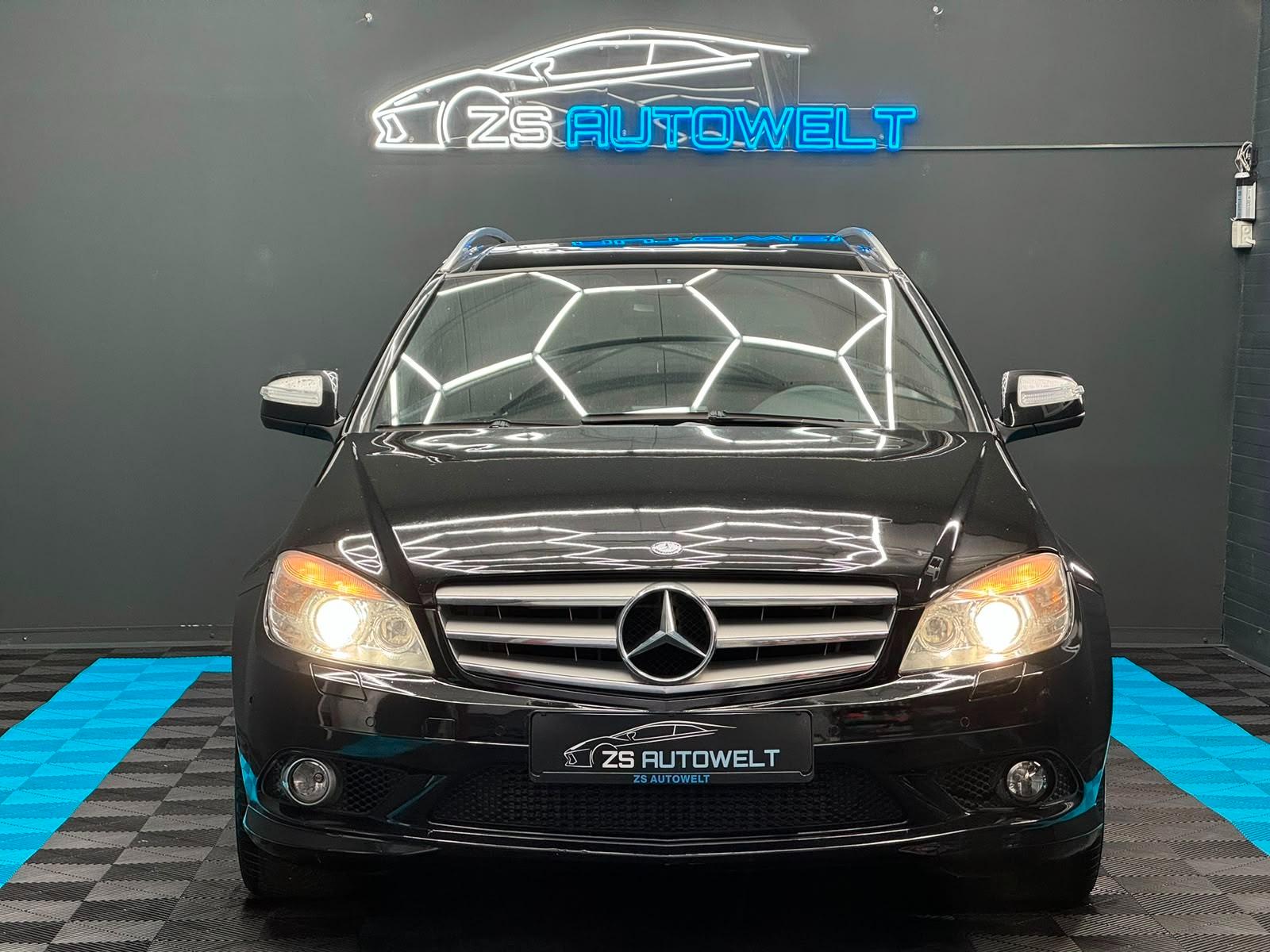 Mercedes-Benz C200 2008 — вигляд ззаду