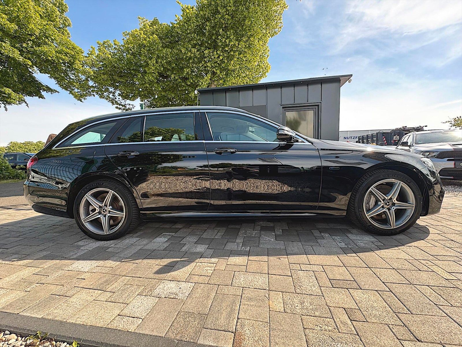 Fahrzeugabbildung Mercedes-Benz E 300 de AMG Line Business *Widescreen*LED*