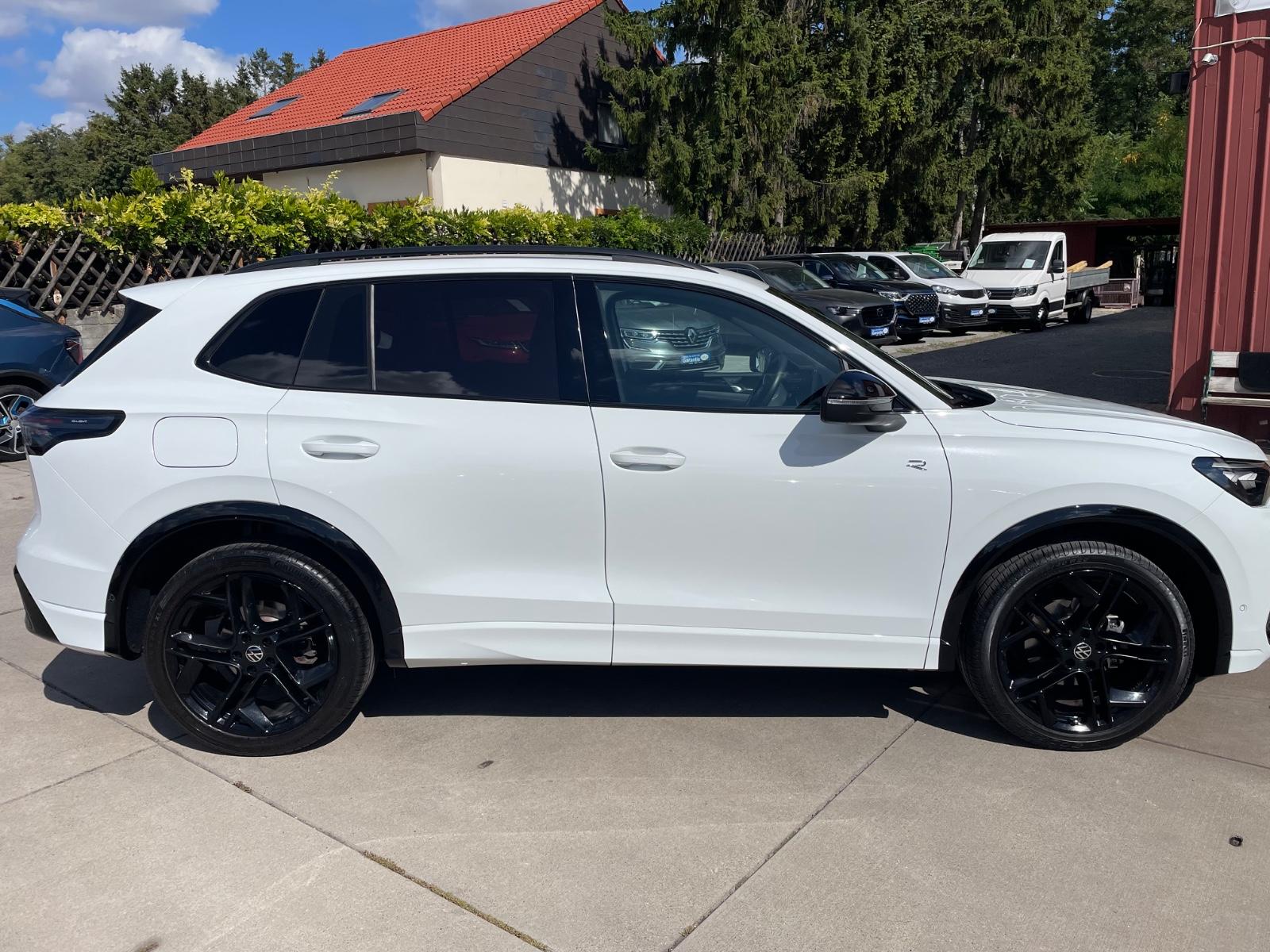 Volkswagen Tiguan R-Line/Leder/Navi/Kamera/Massage/LED/ACC