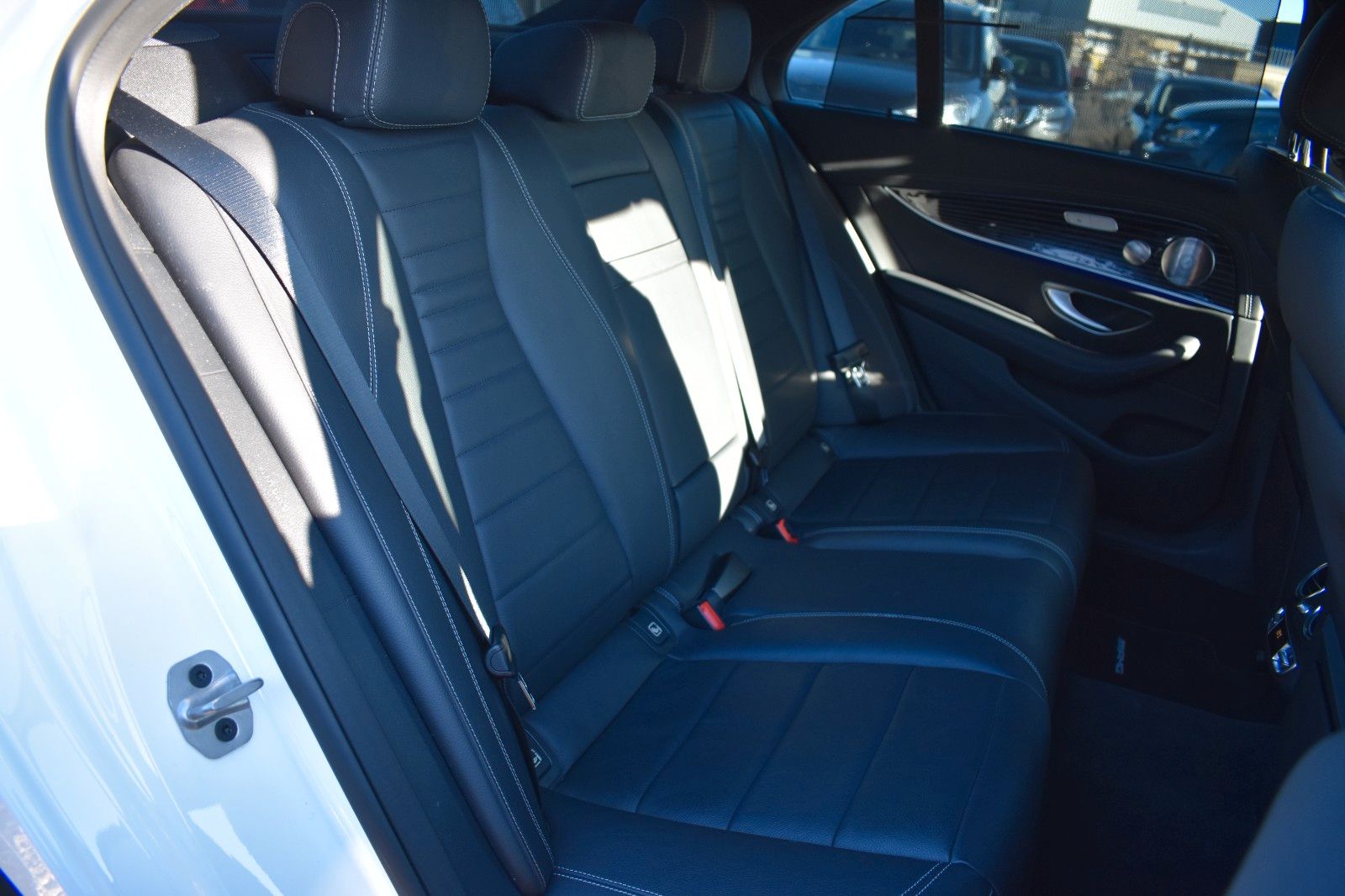 Fahrzeugabbildung Mercedes-Benz E 400d  Lim. 4Matic designo Multibeam AMG Line