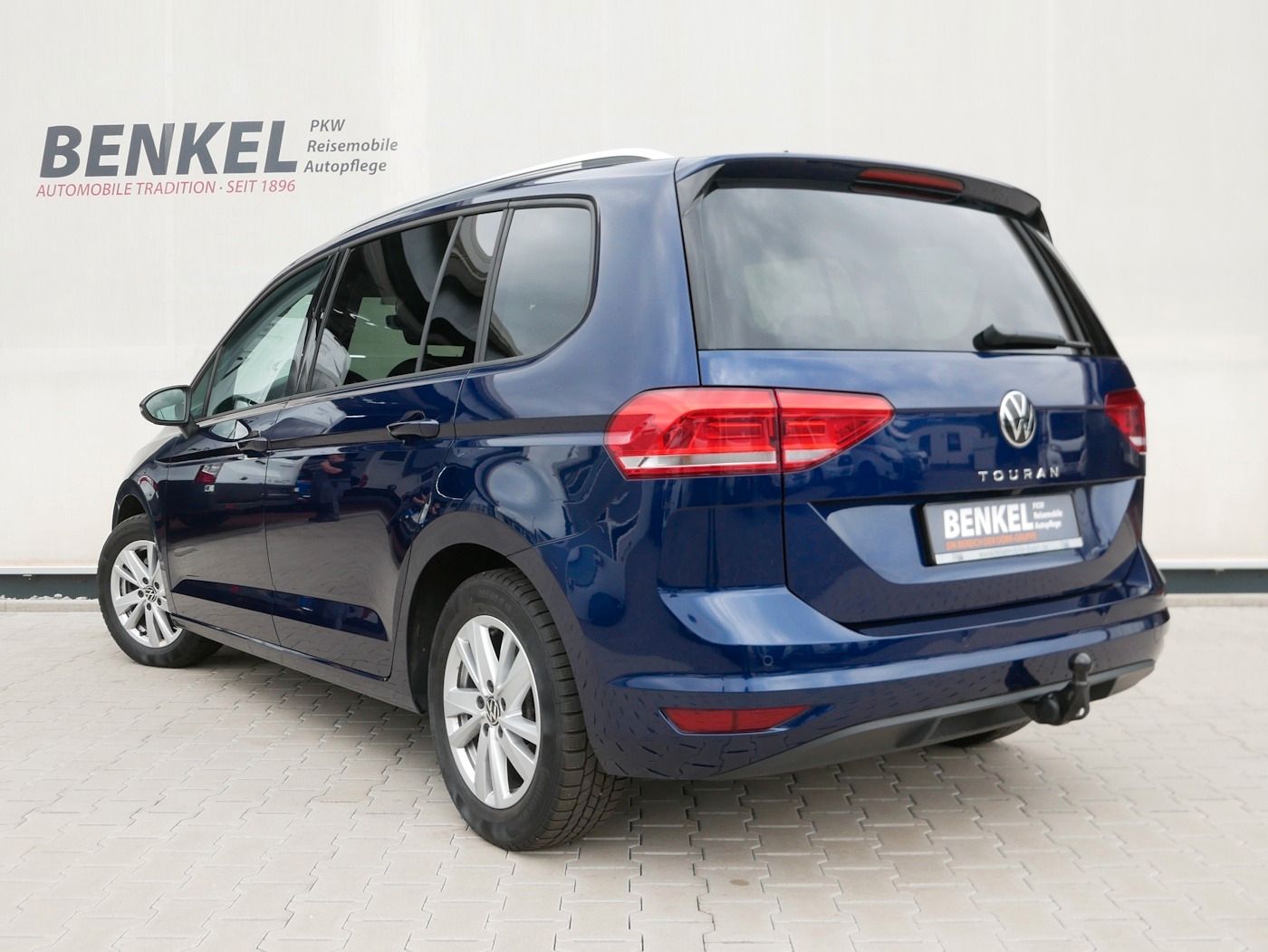 Fahrzeugabbildung Volkswagen Touran 1.5 Comfortline NEU49T 7-Sitzer AHK Kamer