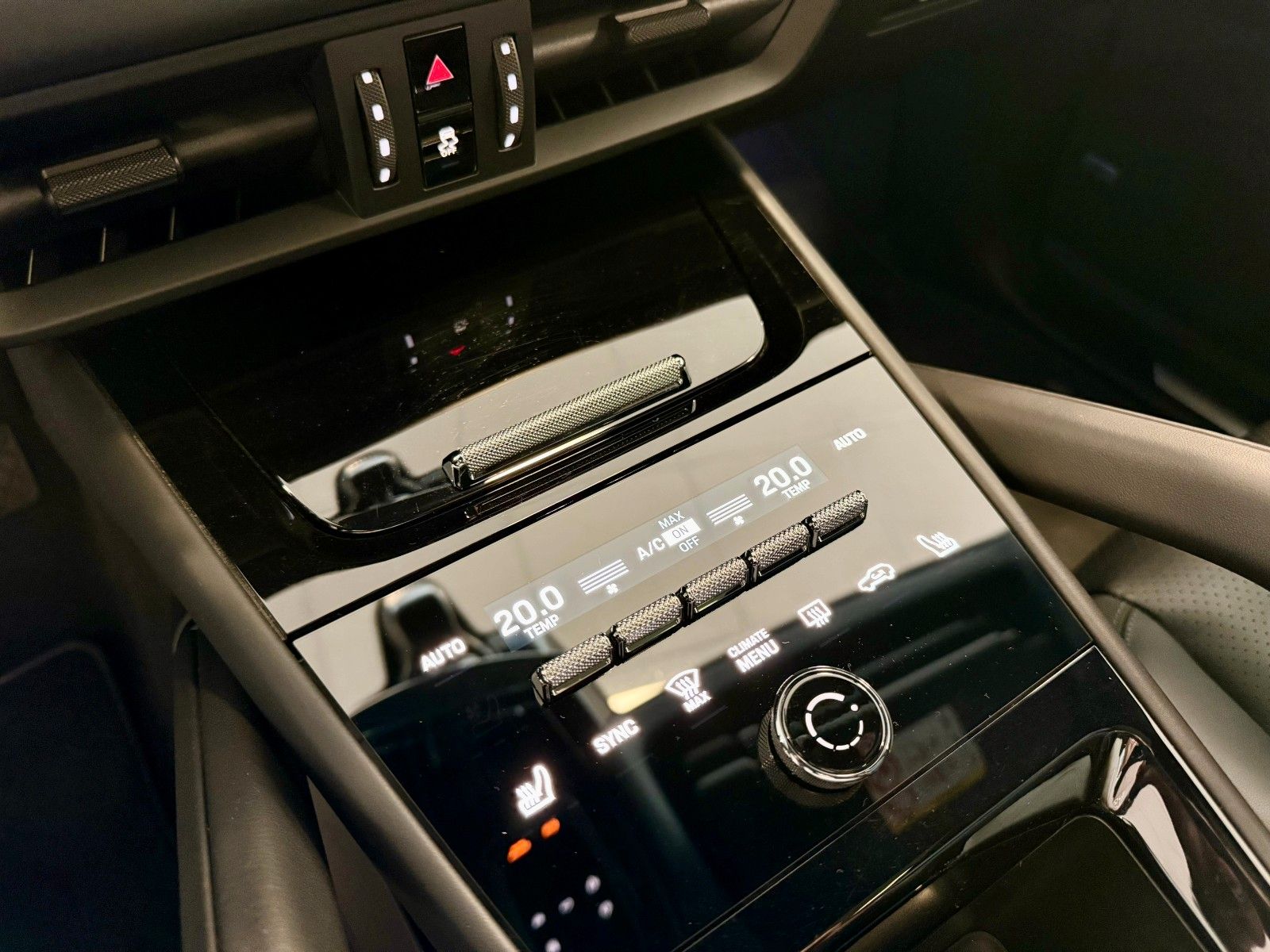 Fahrzeugabbildung Porsche Cayenne V6 Luftfederung/Panorama/HeadUP/BOSE