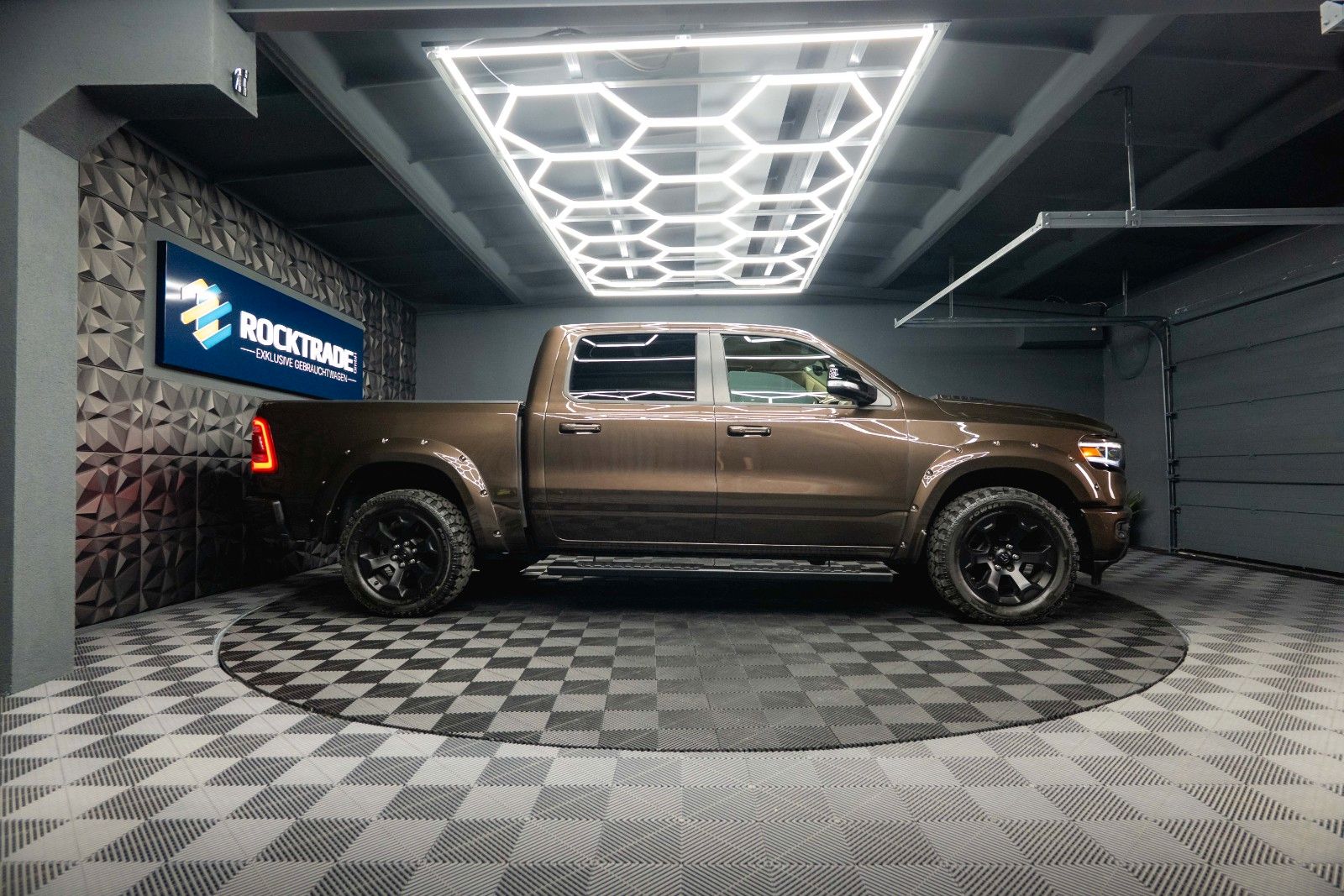 Fahrzeugabbildung Dodge RAM 5.7 V8 HEMI 4x4 LARAMIE Limited Offroad LED