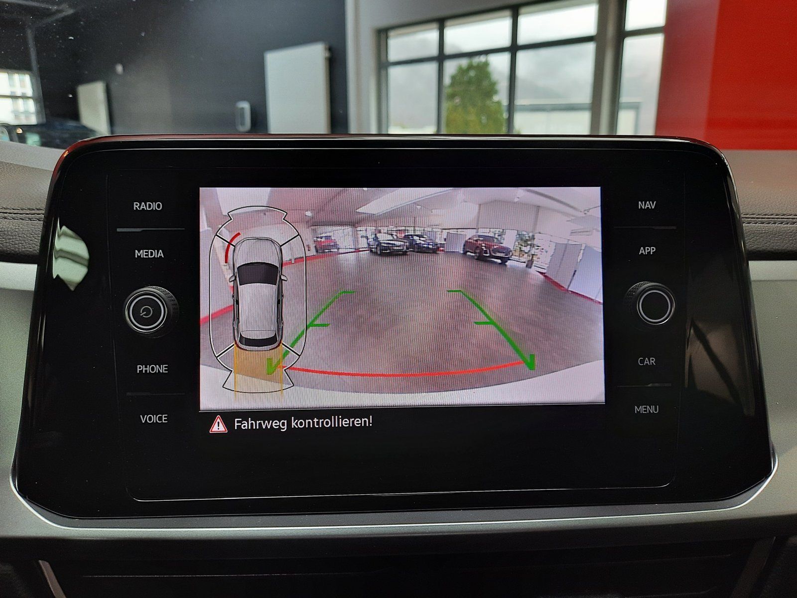 Fahrzeugabbildung Volkswagen T-Roc Life TSI DSG *Cam*LED*Sitzhzg*PDC*ACC*APP*