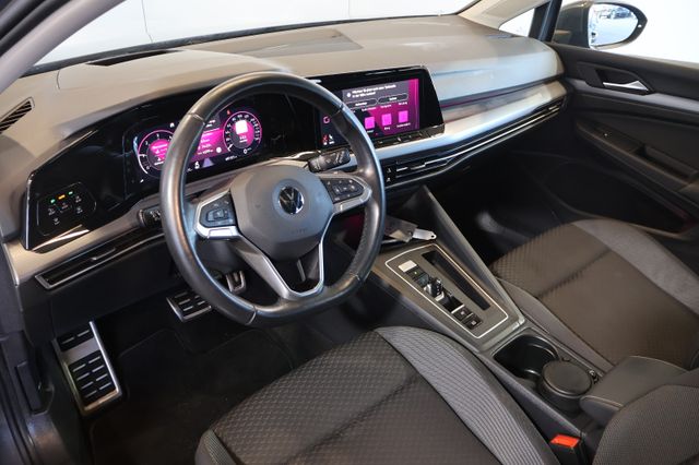 Volkswagen Golf VIII 2.0 TDI Active HUD+AID+MATRIX+PANO+AHK