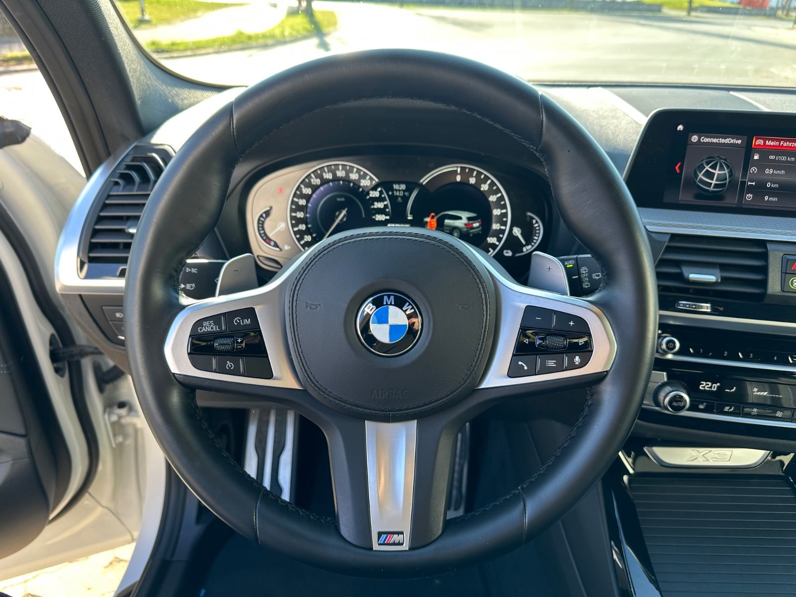 Fahrzeugabbildung BMW X3 xDrive30e M-Sport/Navi/Head-Up/LED/AHK