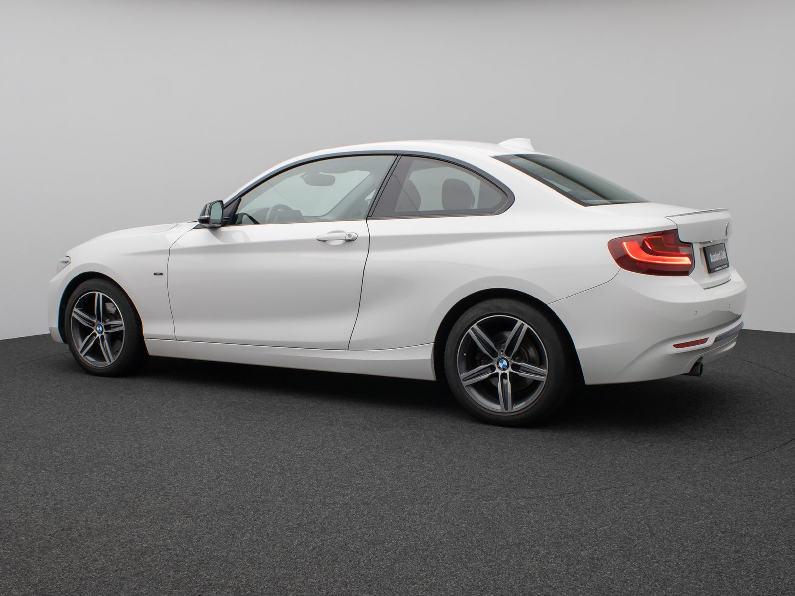 Fahrzeugabbildung BMW 220d Coupé Sport Line PDChinten HiFi Navi Xenon