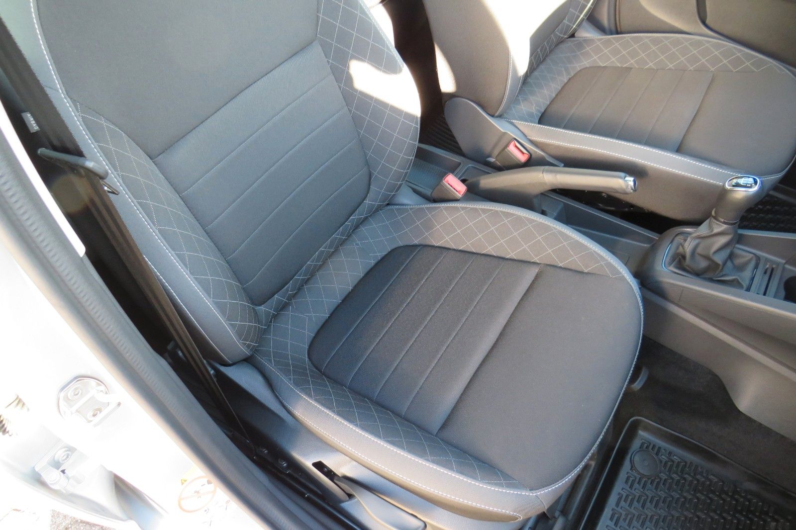 Fahrzeugabbildung SKODA Fabia Combi Ambition GRA SITZH. APP-CONNECT 1.HD