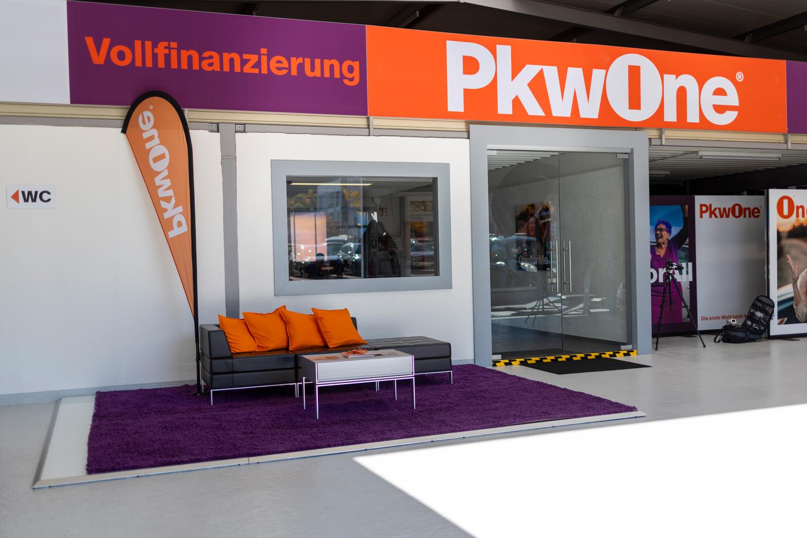 showroom-image-top