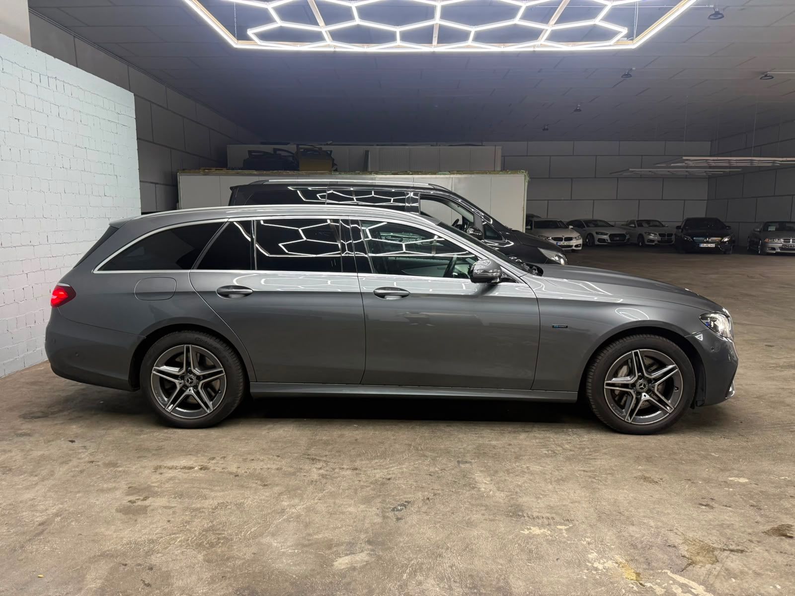 Mercedes-Benz E 300 de T 4MATIC AMG Line | JungeSterneGarantie – Bild 12