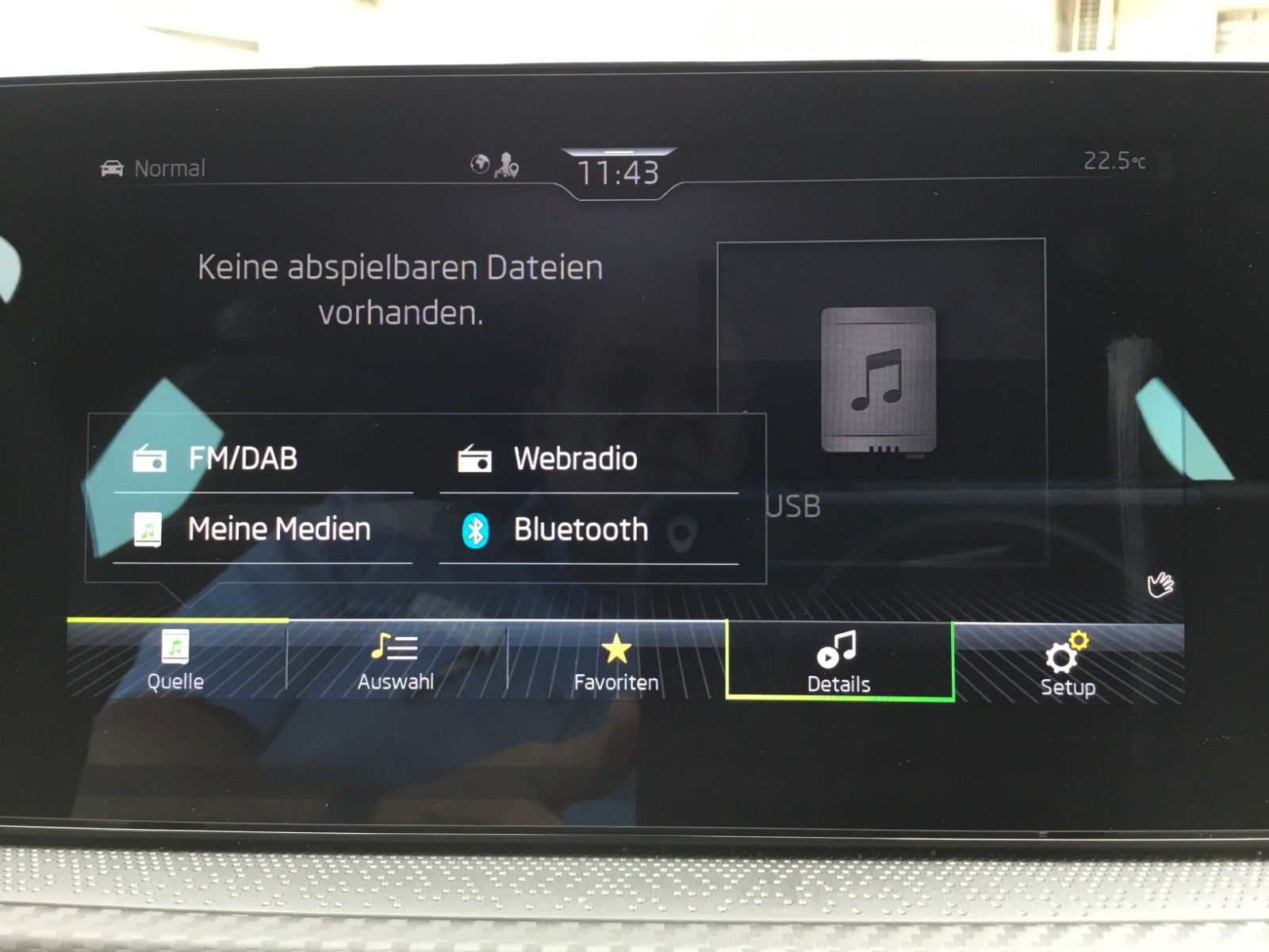 Fahrzeugabbildung SKODA Kamiq 1.5 TSI DSG Monte Carlo+AHK+Navi+Kamera