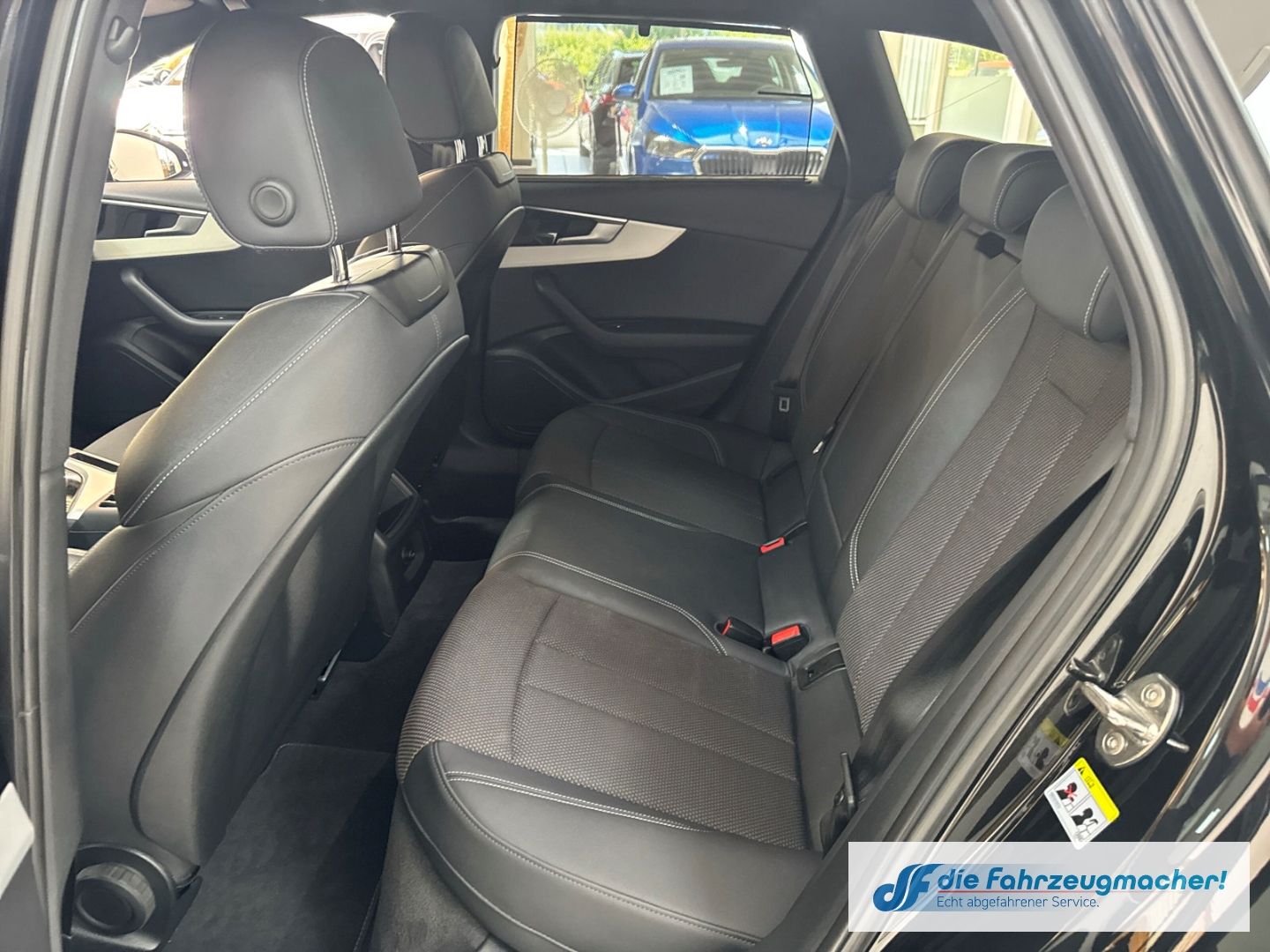 Fahrzeugabbildung Audi A4 Avant 35 TDI S line Navi Leder LED ACC Klimaa