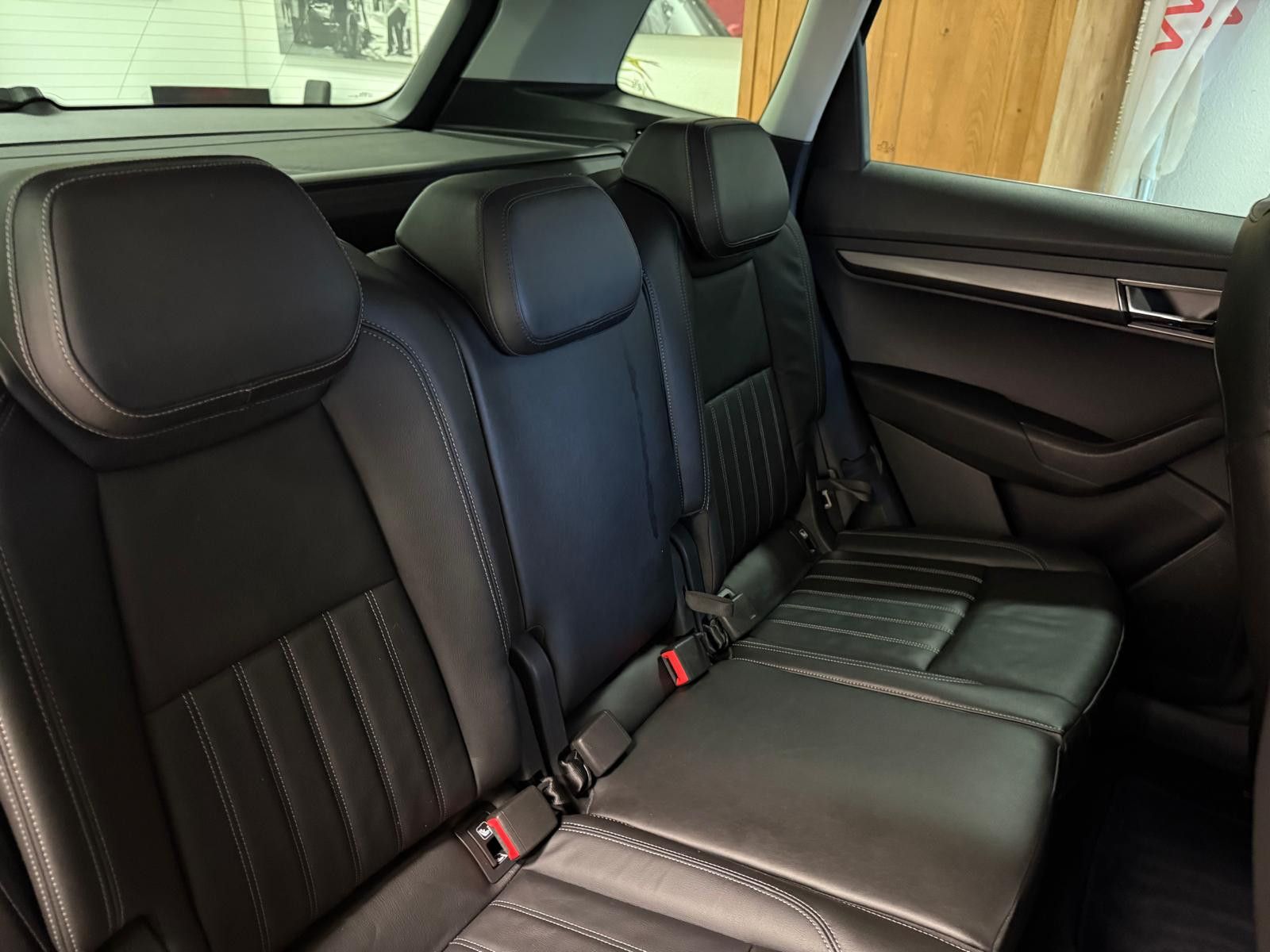 Fahrzeugabbildung SKODA Karoq Style 4x4 / AHK/ALLRAD/LED/KAMERA/LEDER