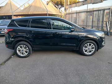 Ford Kuga - 4