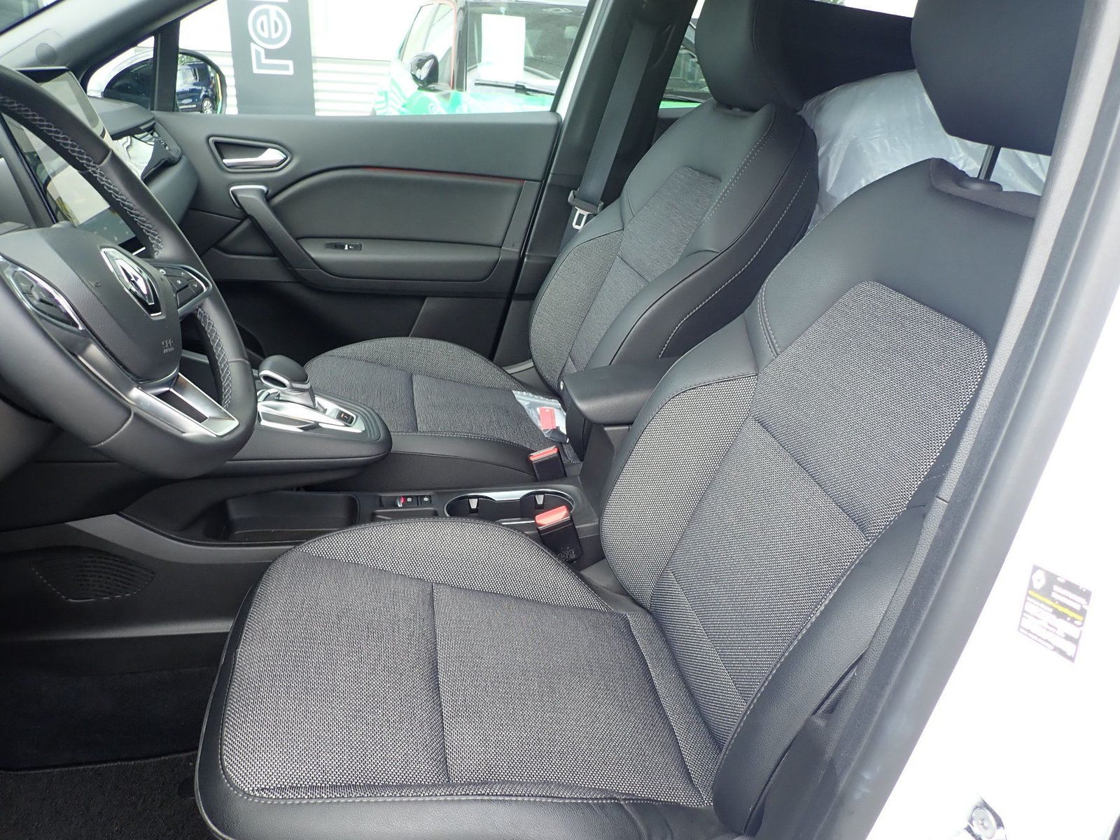 Fahrzeugabbildung Renault Captur Rive Gauche TCe 160 EDC