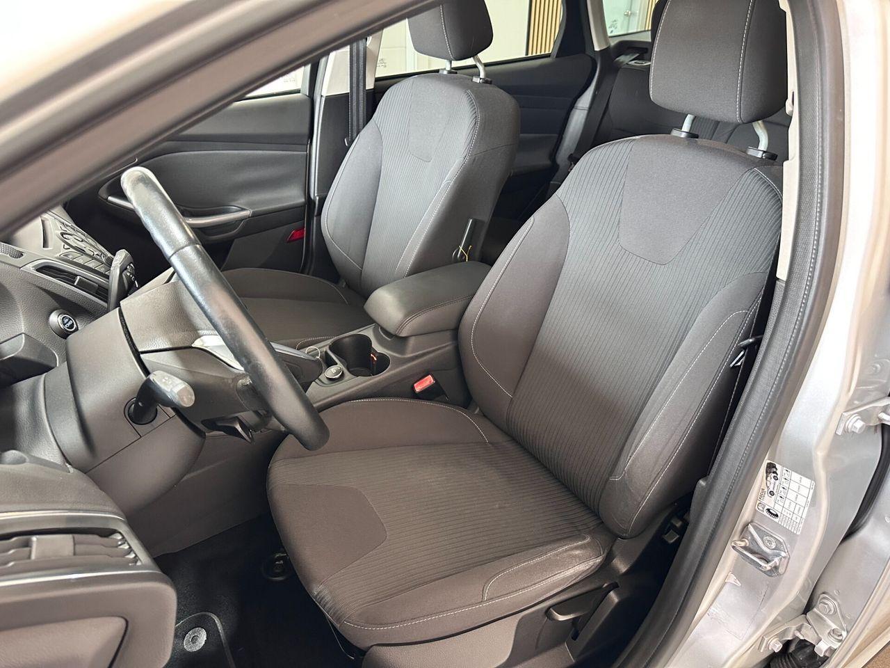 Ford Focus 2013 — photo 15