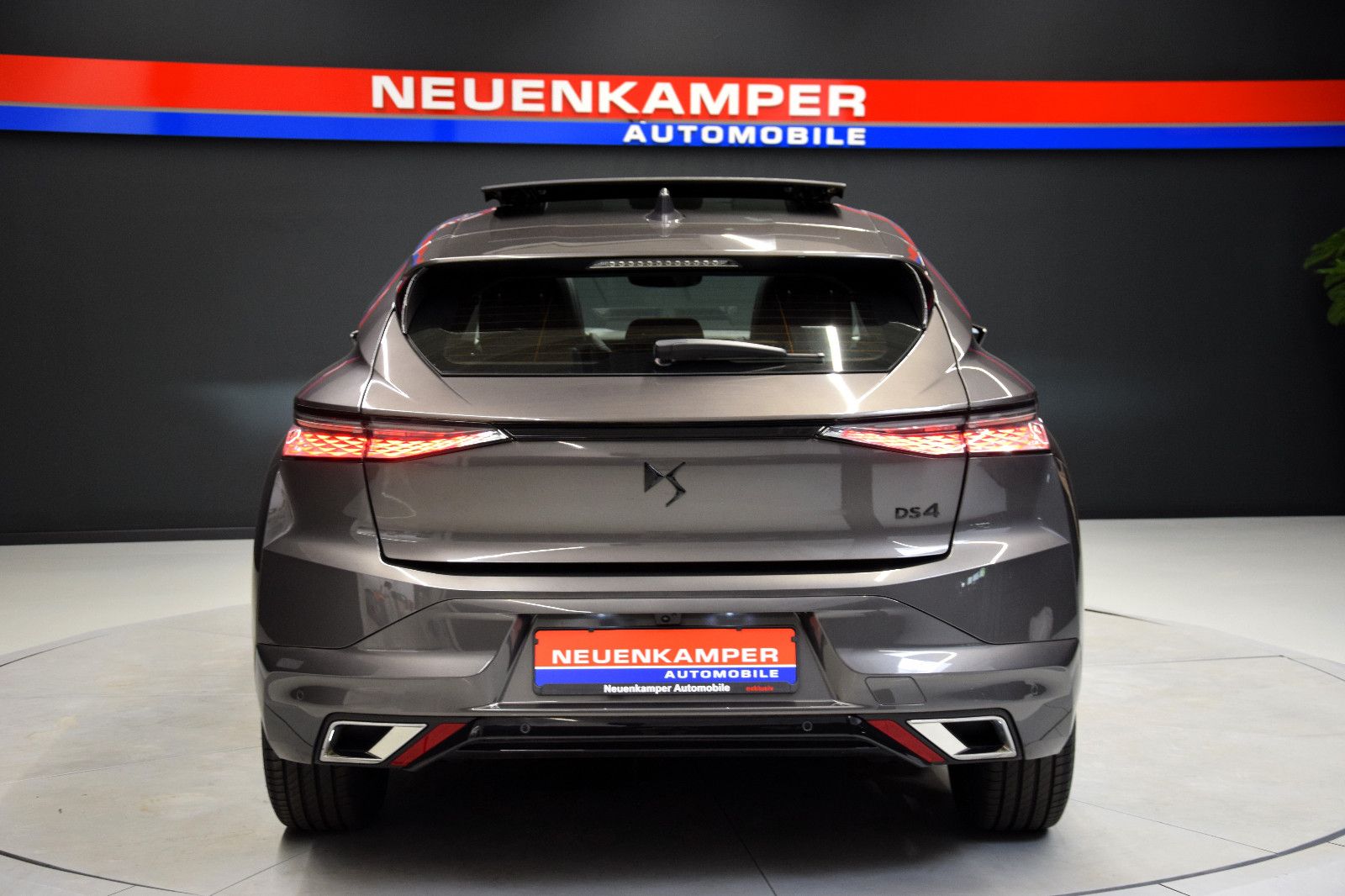 Fahrzeugabbildung DS Automobiles DS4 Performance Line Pano Sitzheizung