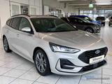 Ford Focus Turnier 1.0 EcoBoost ST-LINE X HUD AHK-kla - mit Benzin-Antrieb: Silber, Allwetterreifen