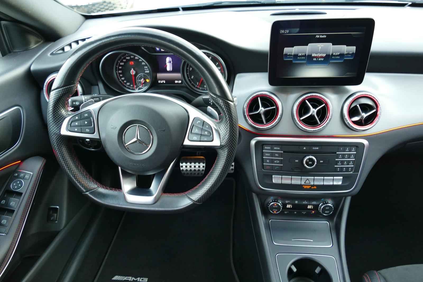Mercedes-Benz CLA 200 AMG Line LED Navi Panorama Tempomat PDC