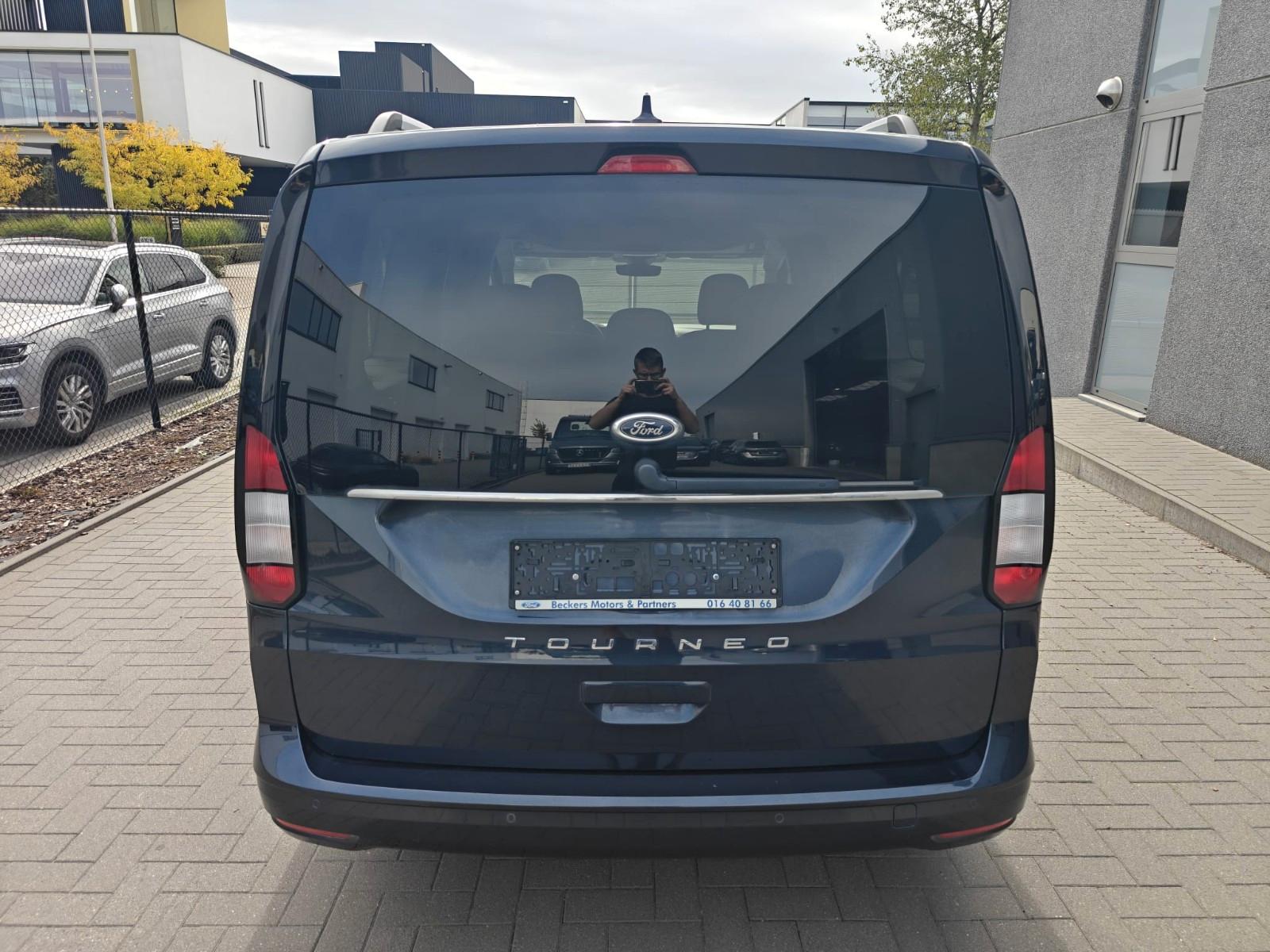 Ford Tourneo Connect 1.5 TSI 115PS 5 SITZER