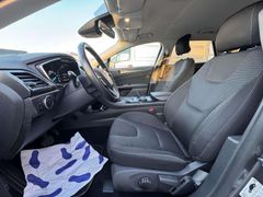 Fahrzeugabbildung Ford Mondeo Hybrid Titanium LED Spur Automatik Kamera