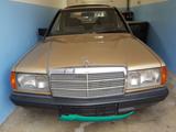 Mercedes-Benz Mercedes 190 2,5 Diesel 5 Gang 90 ps - Mercedes-Benz 190 mit Diesel-Antrieb: 2.5