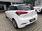 Hyundai i20 Yes Plus*Pano*Kamera*Klimaauto*Lzh*Szh* - Hyundai i20 YES!-Plus mit Benzin-Antrieb