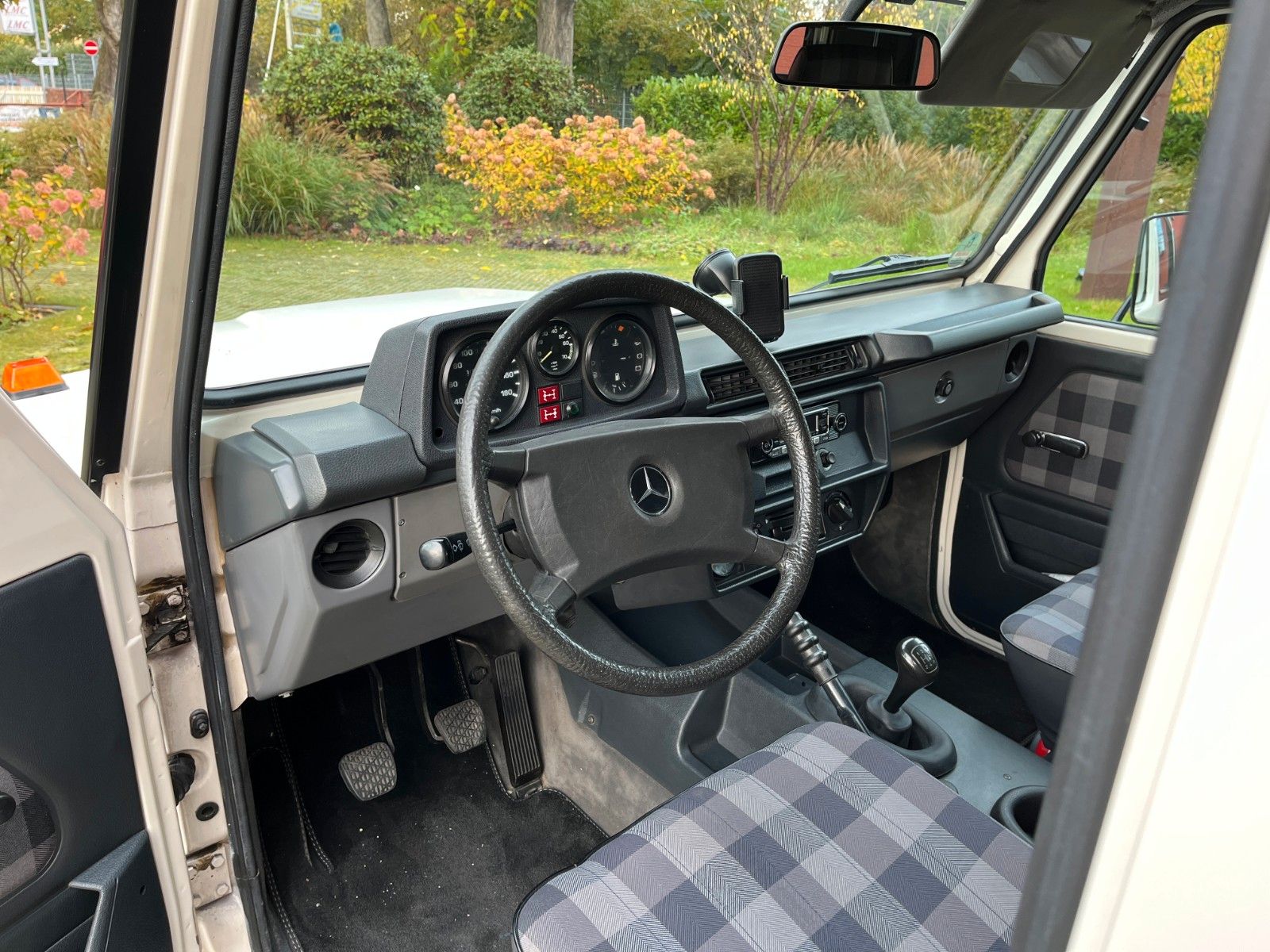 Fahrzeugabbildung Mercedes-Benz 200 GE