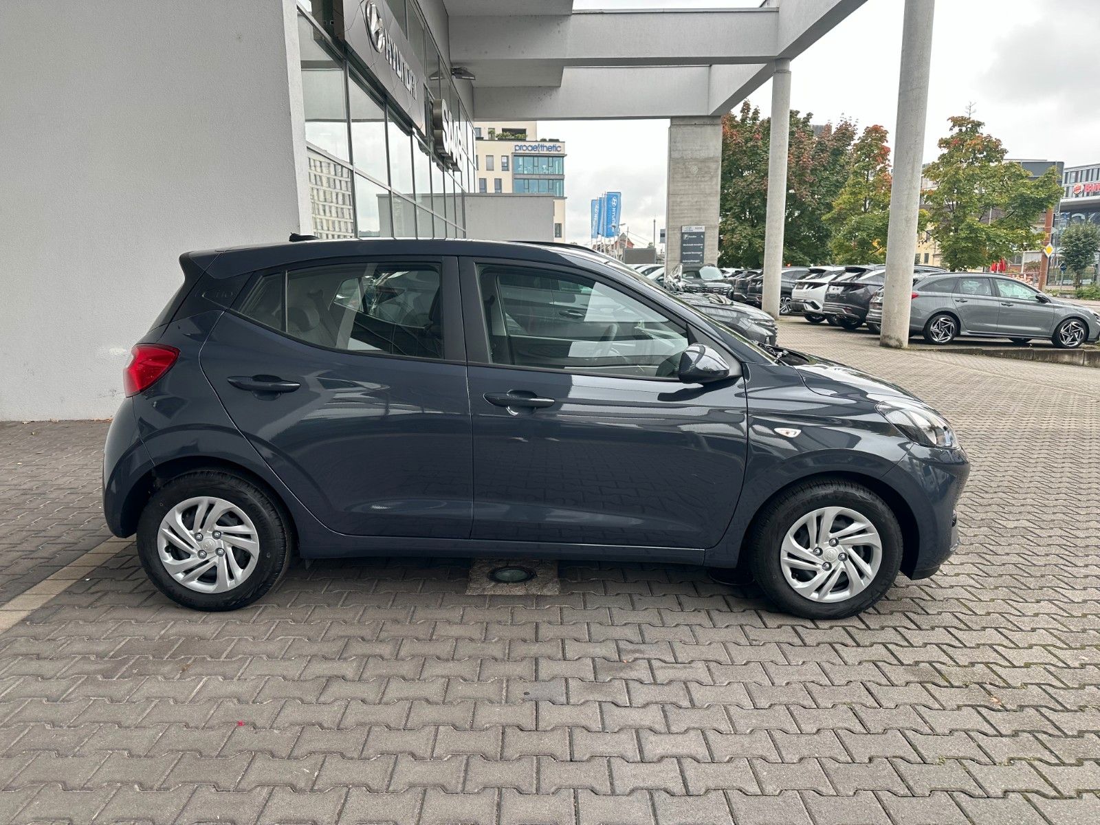 Fahrzeugabbildung Hyundai i10 Select 1.0l Navi/Klima/Kamera!