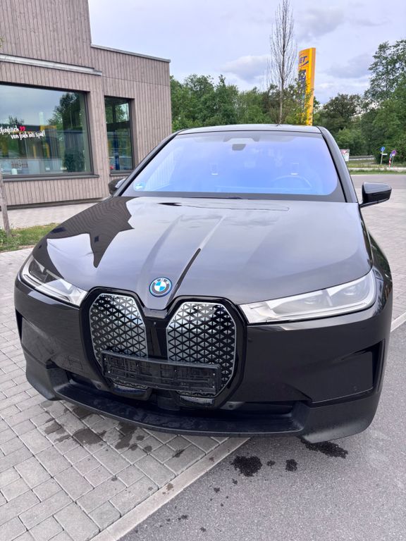 Image of BMW iX