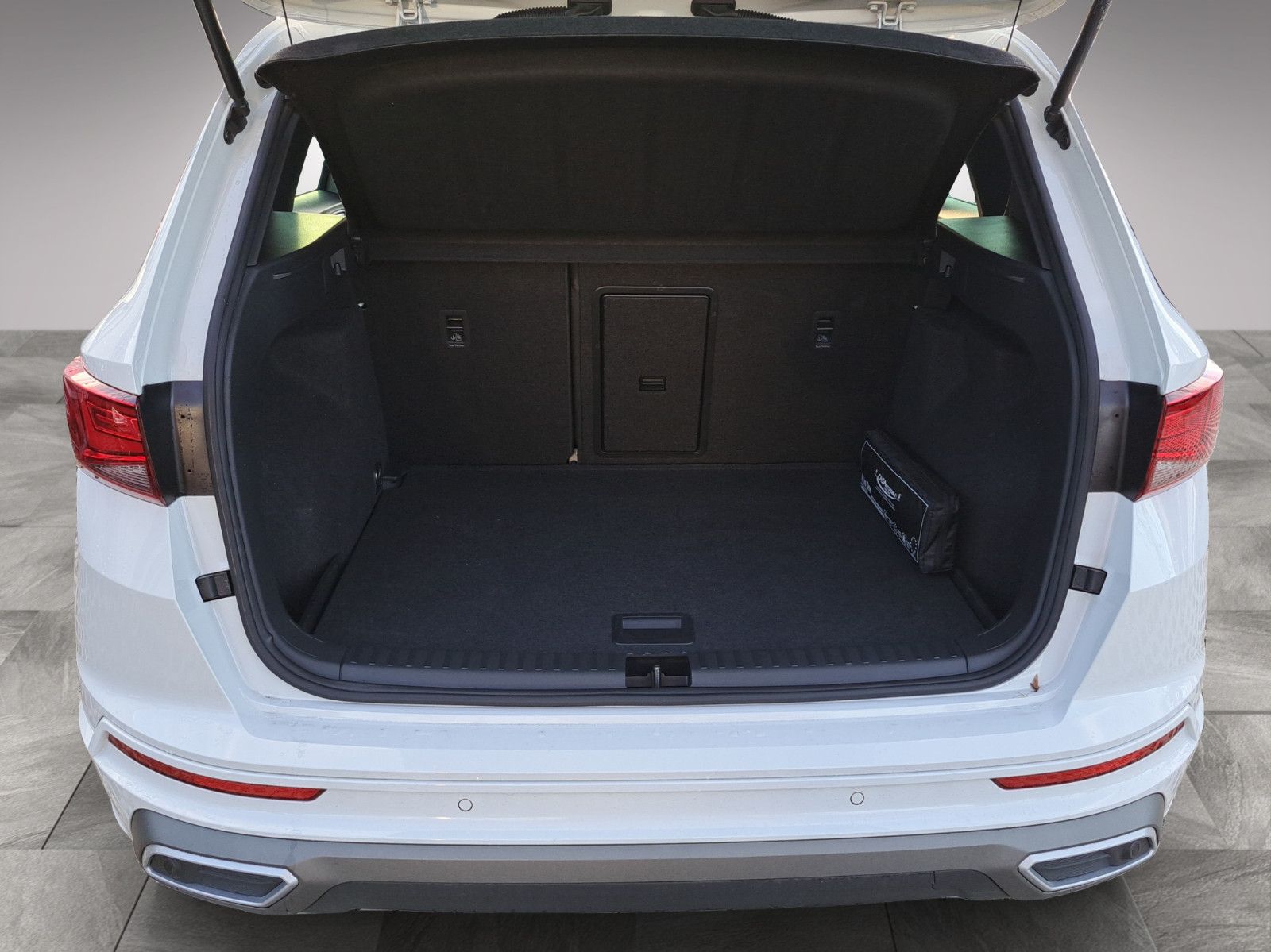 Ateca FR 2.0 TDI DSG AHK Panodach Navi