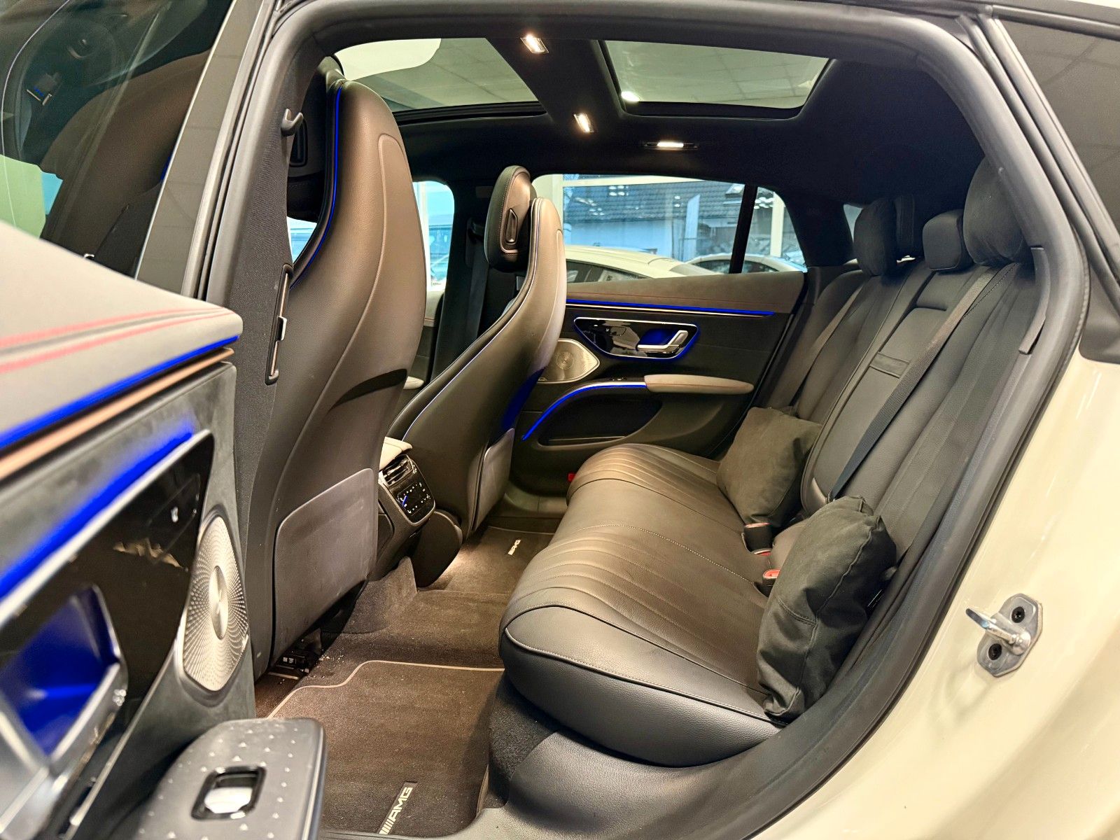 Fahrzeugabbildung Mercedes-Benz EQS 450+ AMG/Pano/HuD/Distronic/Burmester/ACC