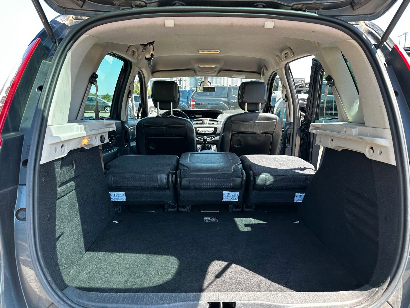 Fahrzeugabbildung Renault Scenic III BOSE / Teilleder / Klimaaut./ Navi.