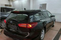 Fahrzeugabbildung Ford Focus 1.5 ST-Line X Autom. AHK LED ACC Navi 18"