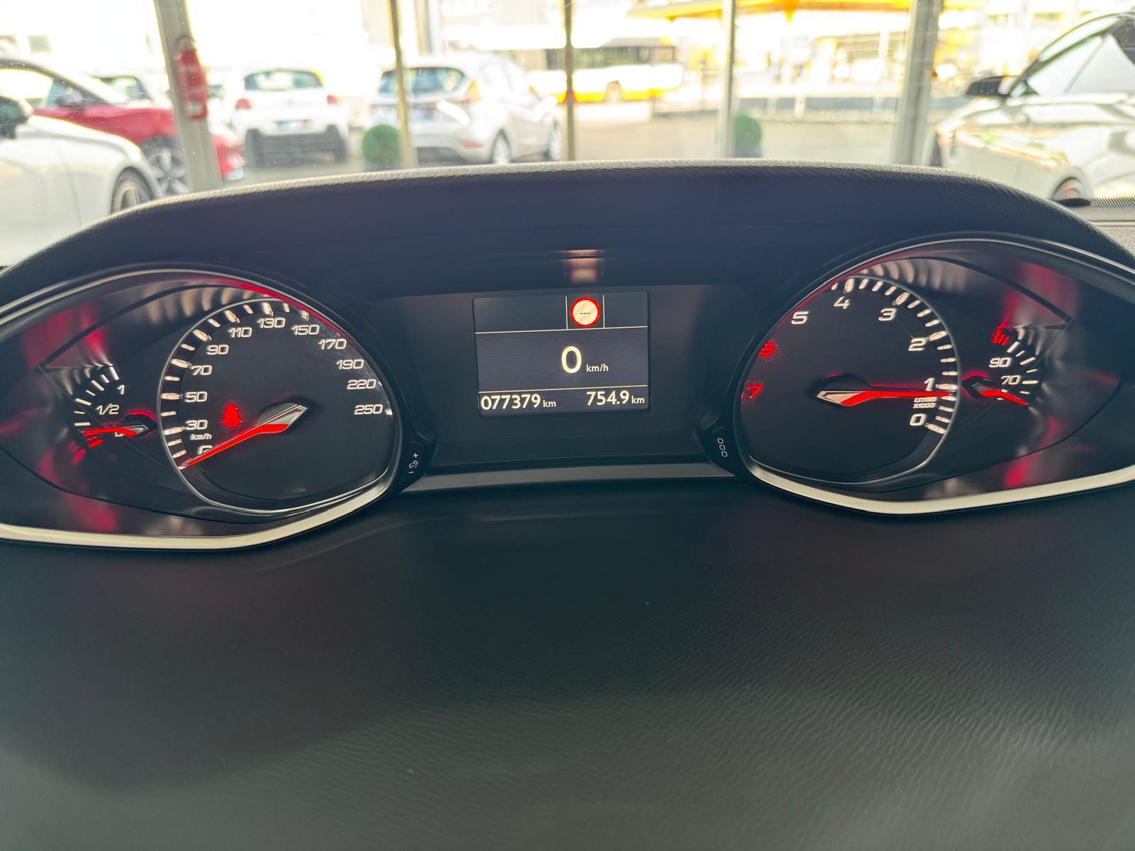 Peugeot 308 Style *Panorama*Kamera*CarPlay*Navi*SHZ*PDC*