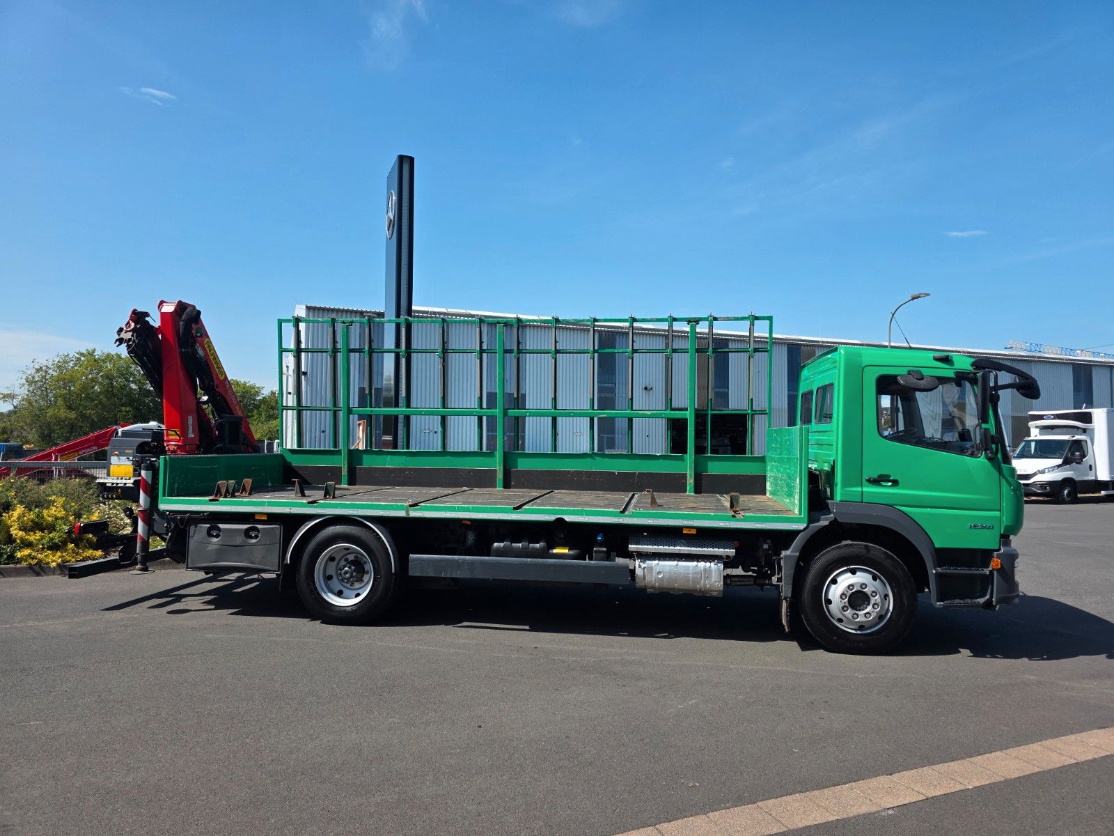 Fahrzeugabbildung Mercedes-Benz Atego 1324 L Glasreff Palfinger PK 12.501 Funk
