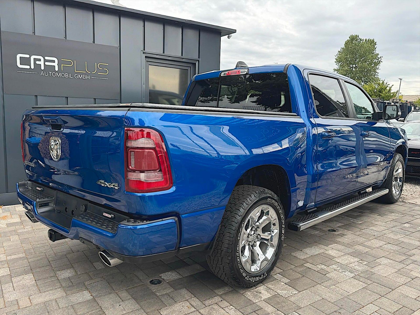 Fahrzeugabbildung Dodge RAM 5.7 V8 HEMI CrewCab 4x4 *Pano*LED* 19% MwSt.