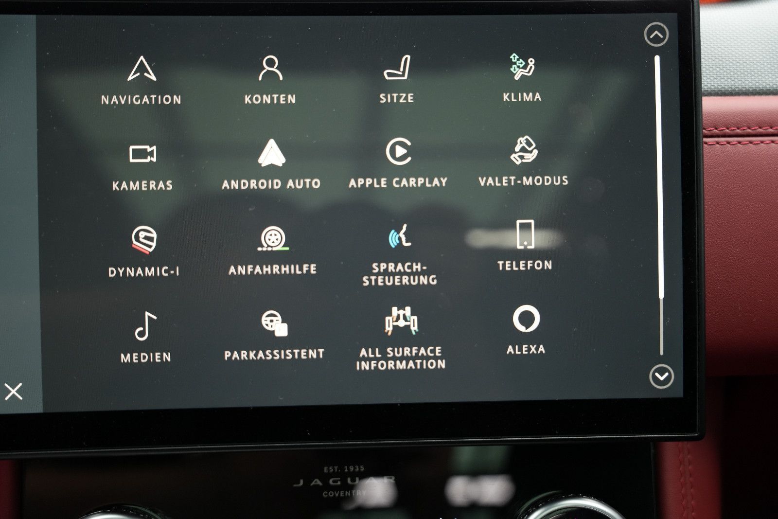 Fahrzeugabbildung Jaguar F-Pace F-PACE SVR /PANO/MERIDIAN/HUD/360°KAM/MEM