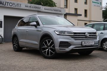 Volkswagen Touareg - 1