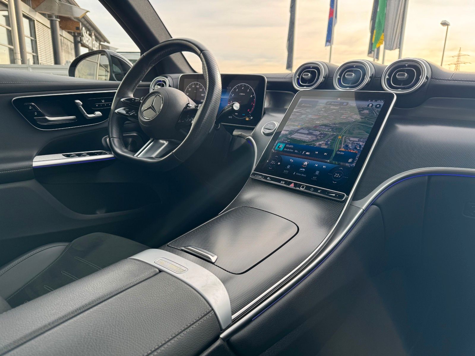 Fahrzeugabbildung Mercedes-Benz GLC 300 4M+AMG+Pano+Burm+360+Memory