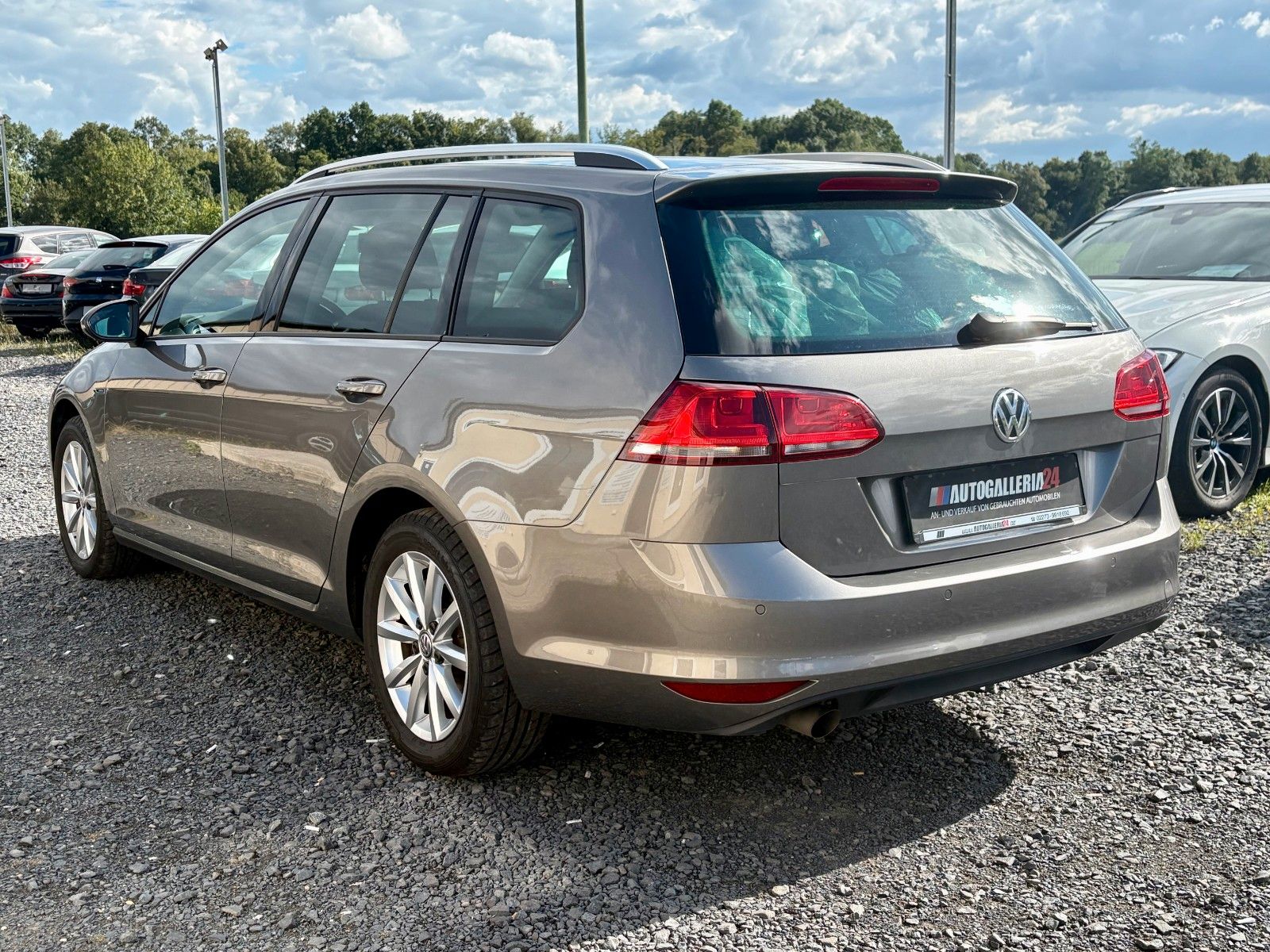 Fahrzeugabbildung Volkswagen Golf VII 1.2 TSI Variant Lounge 1.HAND SCHECKHEF