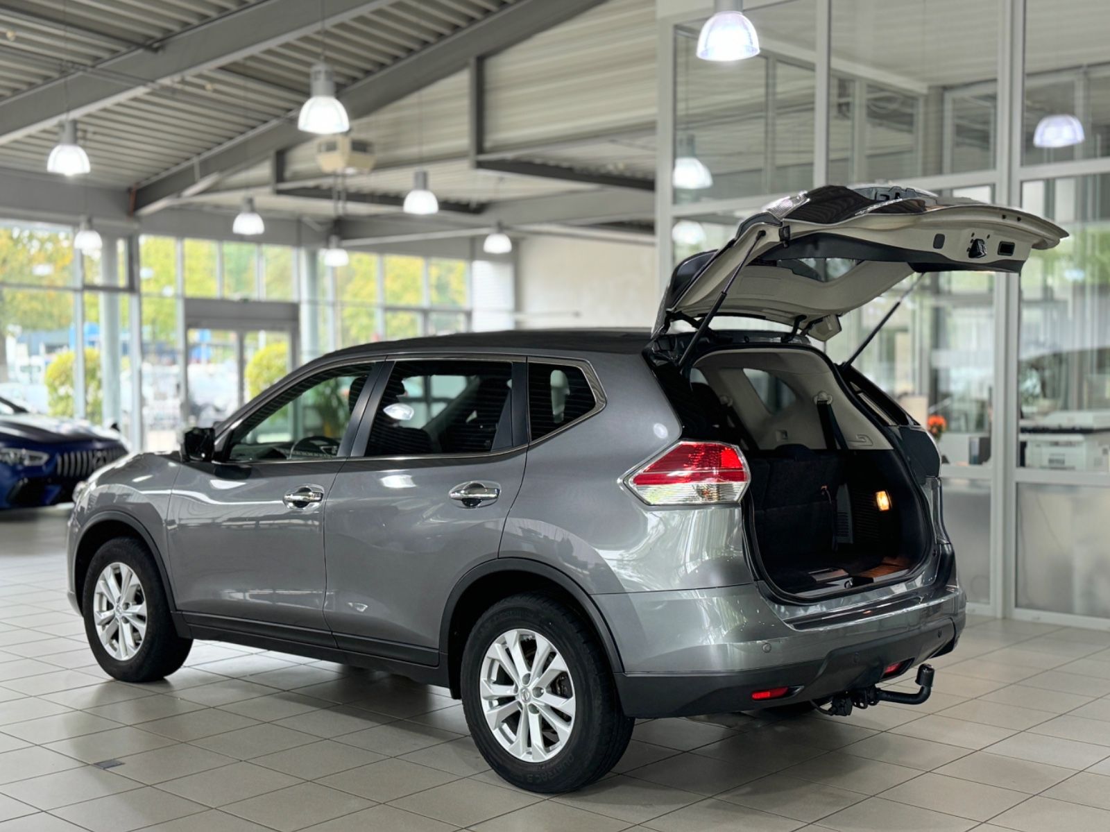 Fahrzeugabbildung Nissan X-Trail Acenta Panorama PDC Navi AHK 7Sitz Stzhz