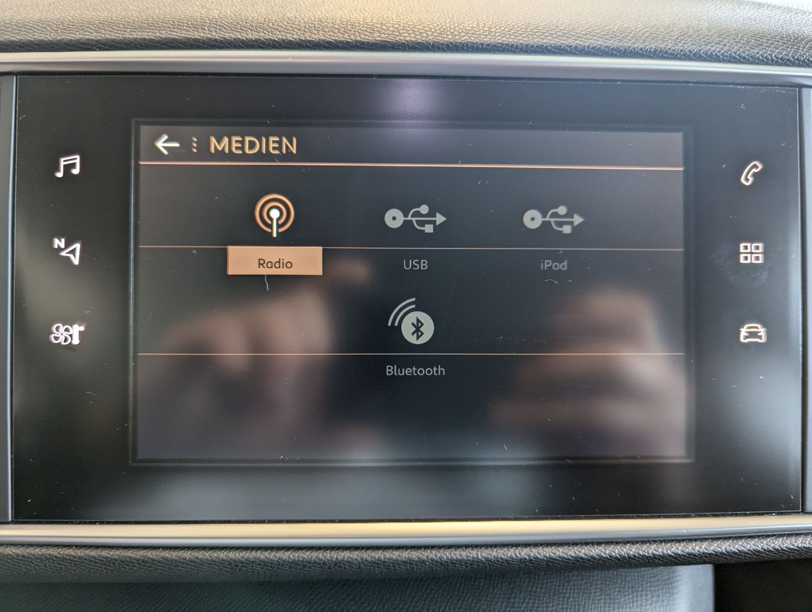 PEUGEOT 308 1.2 e-THP Allure Full-LED-Paket Kamera Navi+ - Image 25