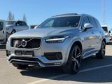 Volvo XC90 D5 AWD Geartronic R-Design/PANO/360.KAMERA/ - silberne Volvo XC90
