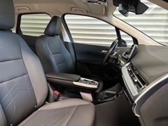 Fahrzeugabbildung BMW 218i Active Tourer Luxury Line -- AHK/ACC/ 17LM