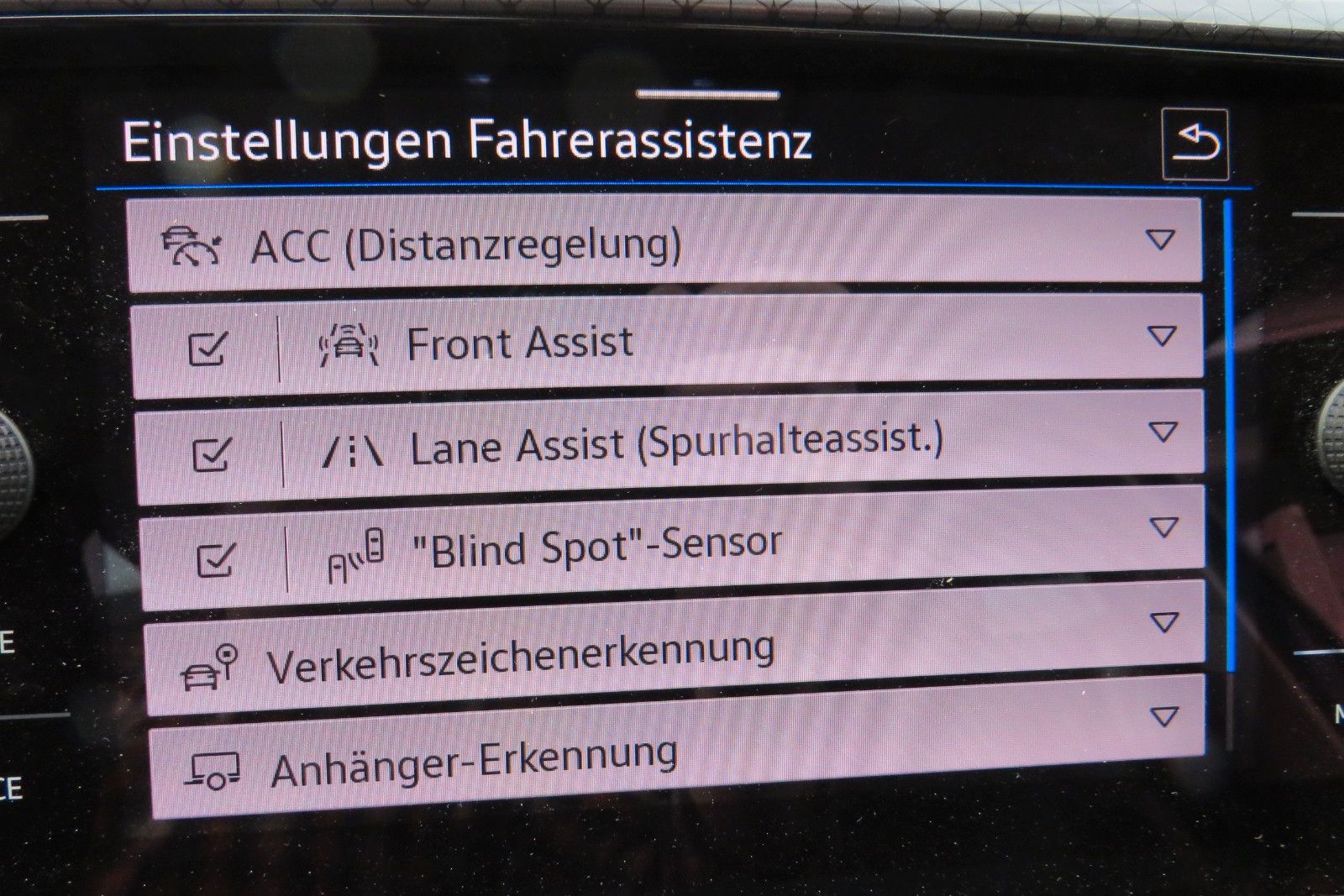 Fahrzeugabbildung Volkswagen T-Cross Highline DSG ACC NAVI AHK APP 1.HAND