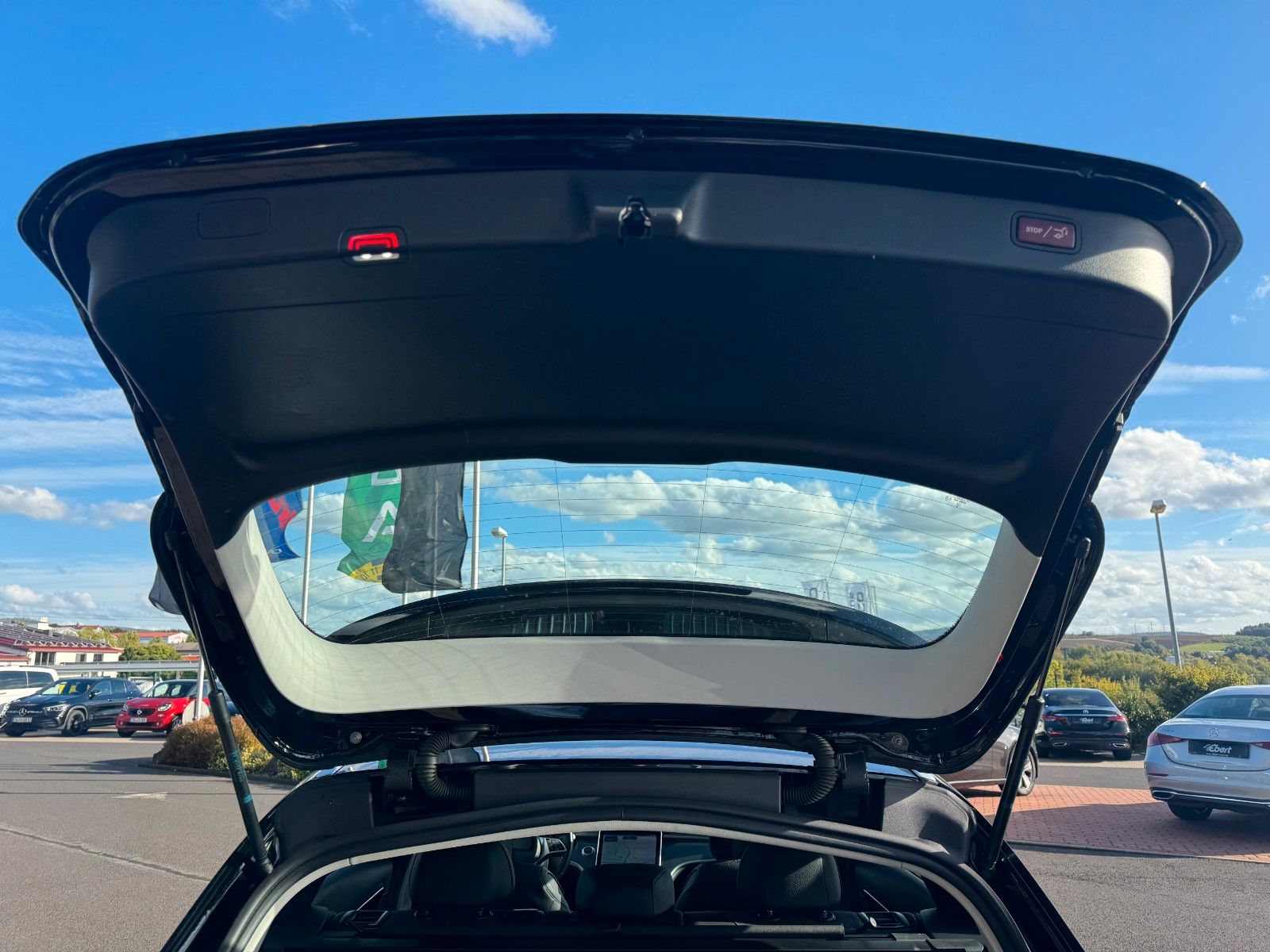 Fahrzeugabbildung Mercedes-Benz C 300d T Avantgarde+RKamera+TotW+Ambiente