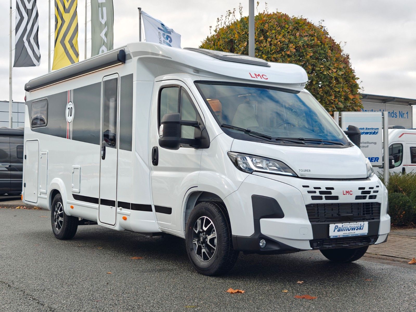 Fahrzeugabbildung LMC Tourer T 660 G -  663 70 Jahre, 140PS -