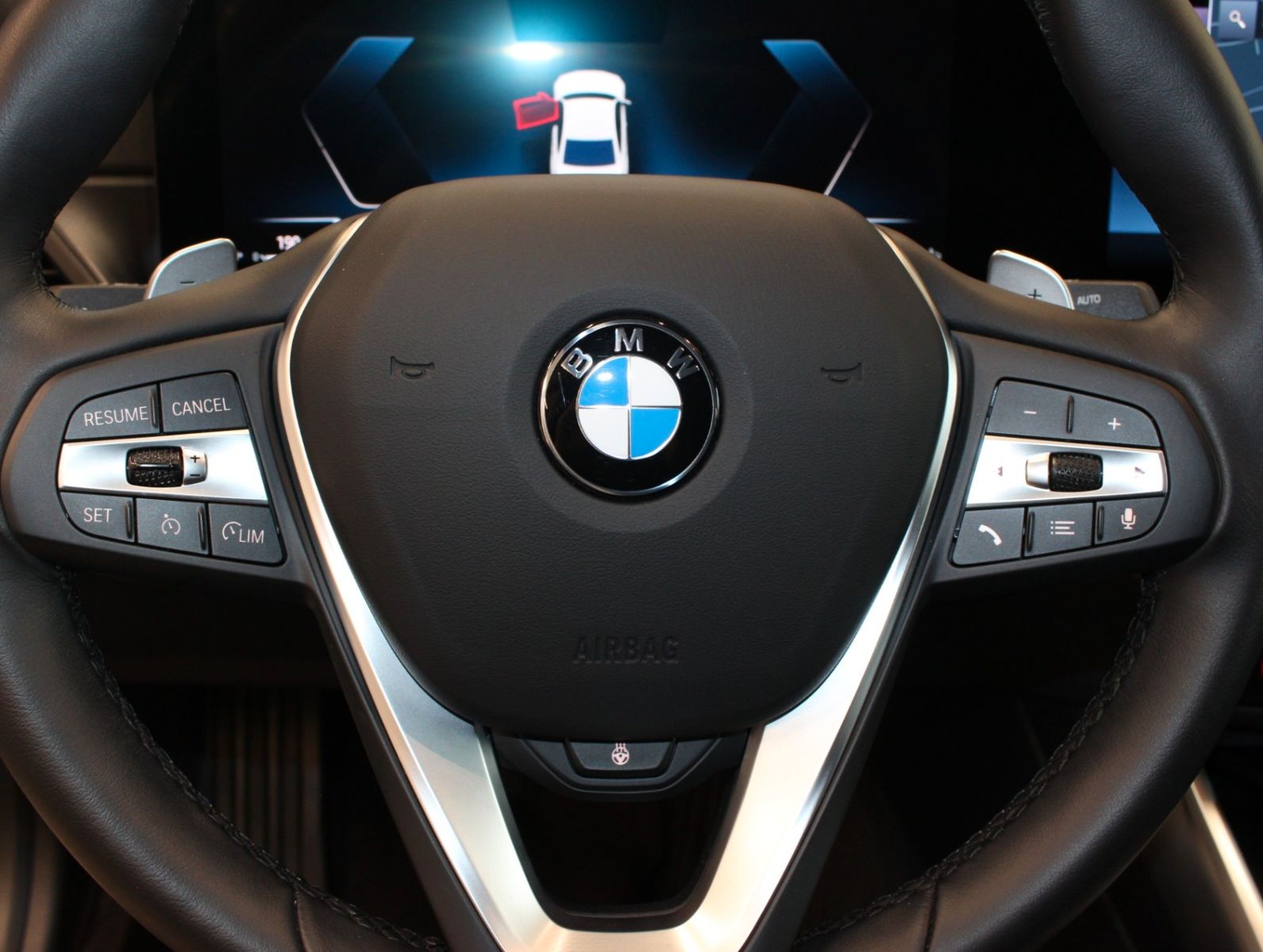 Fahrzeugabbildung BMW 320i LED*Standhzg*HUD*Memory*Harman Kardon