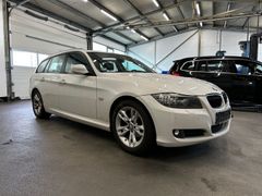 BMW 318 i Navi Leder PDC SHZ Panorama